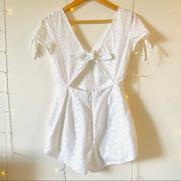 NWOT EXPRESS WHITE EYELET JUMPSUIT - Picture 6 of 13
